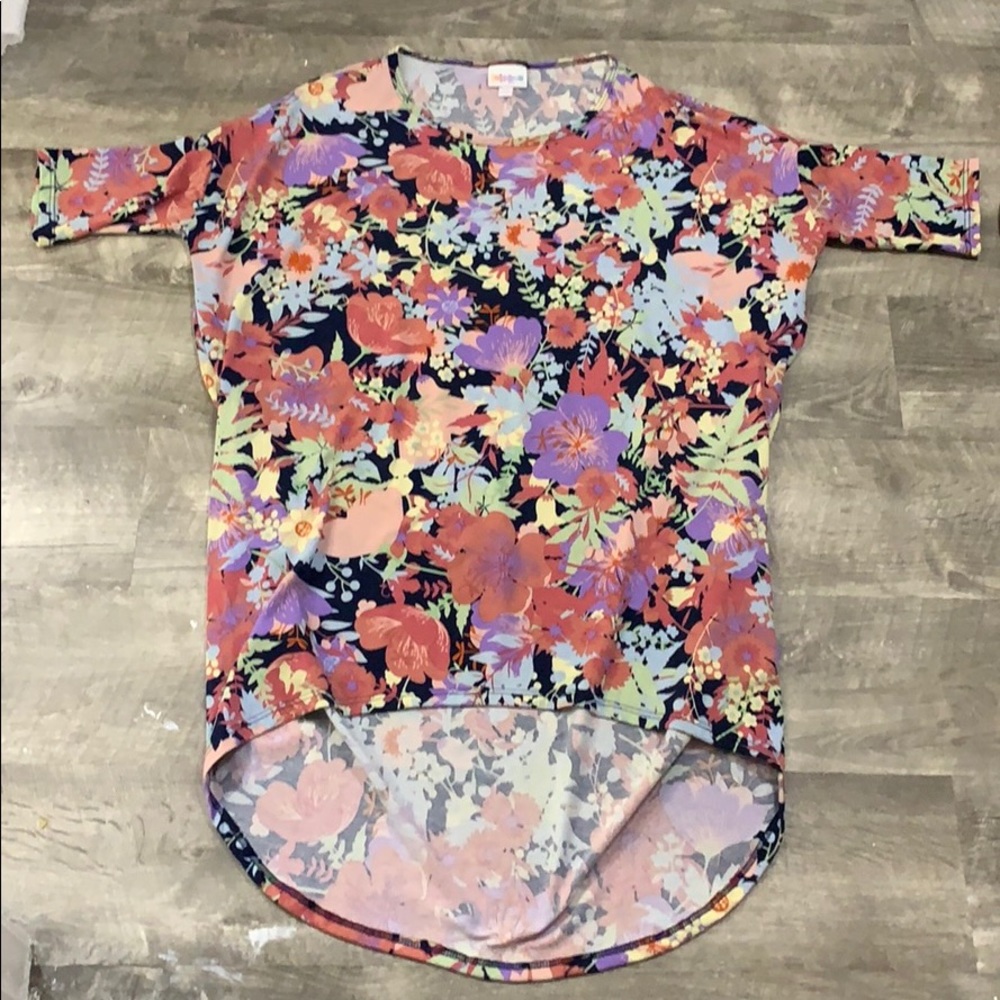 Lularoe top
